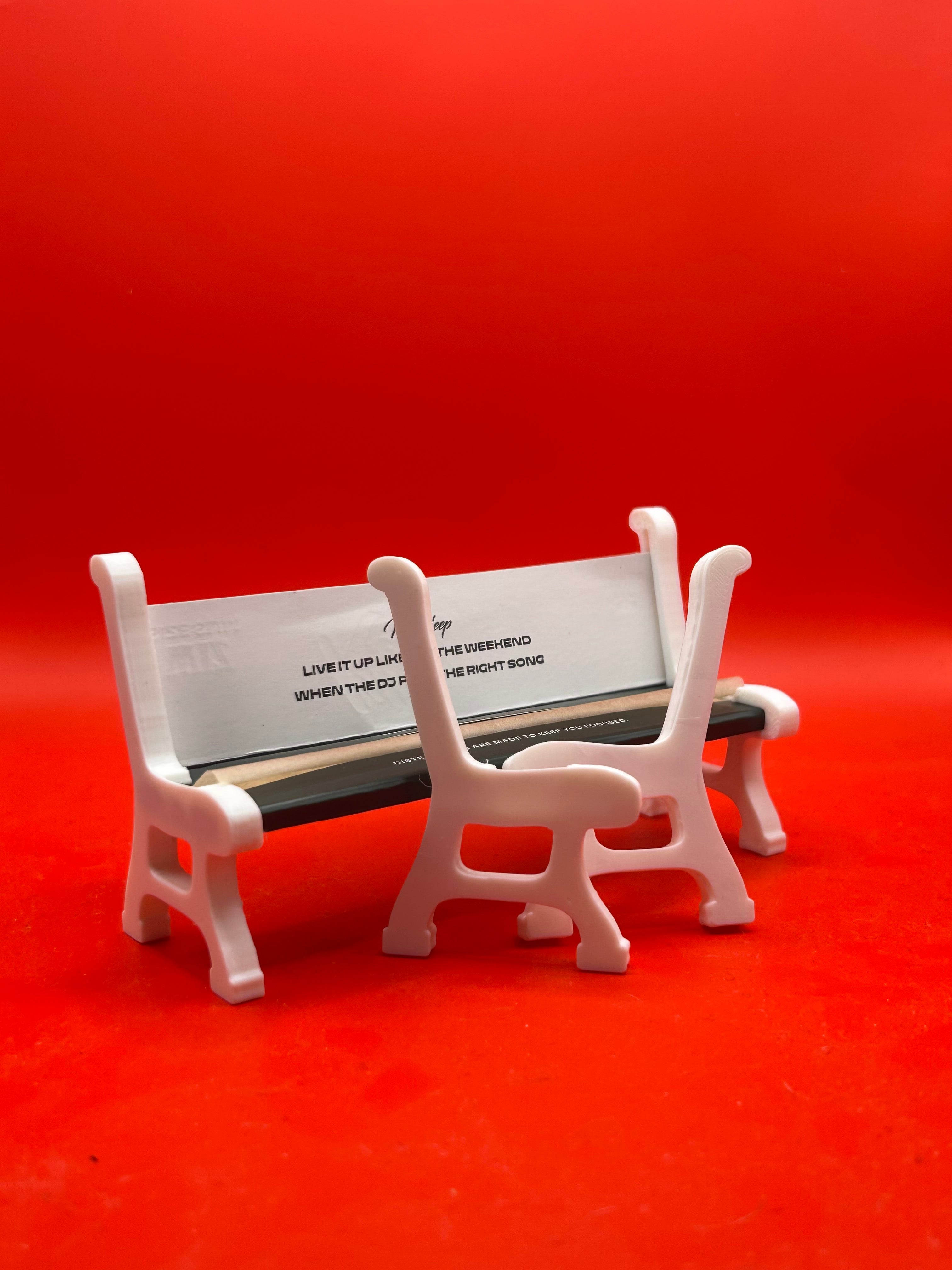 3D Printed King Size Slim Rolling Paper Bench Holder.